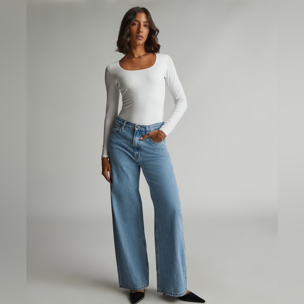 Everlane The Long-Sleeve Supima Square-Neck Bodysuit in White / Small